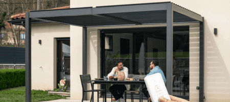 Motorinė bioklimatinė pergola