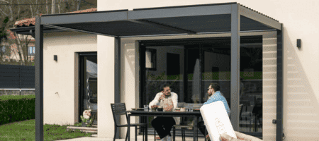 Motorinė bioklimatinė pergola